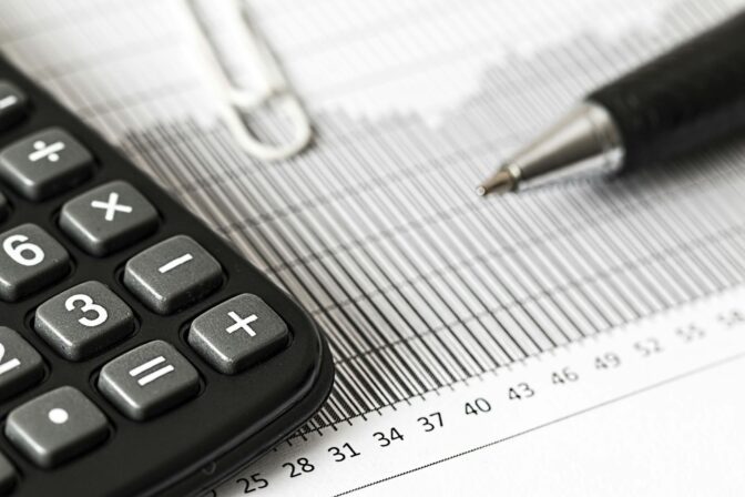 Calendario Financiero y Fiscal Anual para PYMEs: qué revisar cada trimestre para evitar sorpresas y crecer con claridad